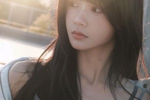 青春碎花裙女孩：真实成长的故事