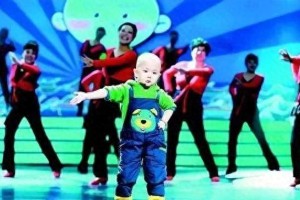 张峻豪：3岁走红的淄博小童星成长记