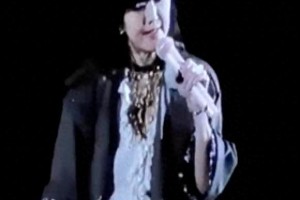 肖战现身孙燕姿演唱会感动落泪 发文获暖心回应