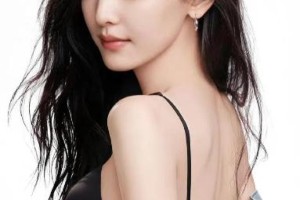 章若楠内衣代言写真：自信与力量的完美诠释