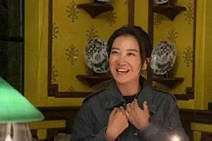 贾玲43岁生日状态佳，瘦身成功笑容灿烂