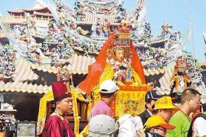 郭台铭参选引热议：妈祖托梦背后的信仰与政治