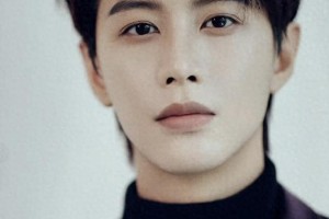 短剧演员何健麒劈腿事件曝光，于正怒换角