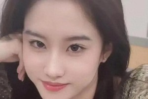 两位神似刘亦菲的女子走红网络